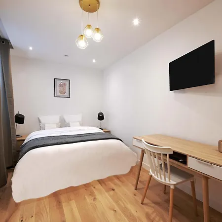 Spacieux Situe Au Coeur De * Paris